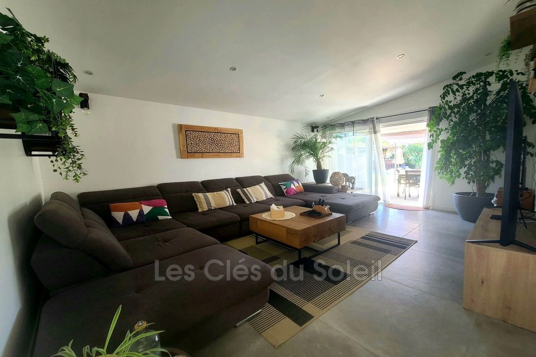 Villa in Le Village, Cuers, France 4 - 18931483