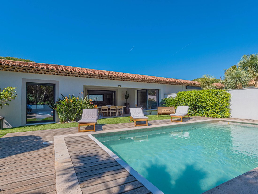 Villa in Ville-Les Saquedes-Le Bouillonnet, Sainte-Maxime, France 1 - 18931588
