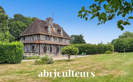 House in Saint-Julien-sur-Calonne, Normandy, France 1