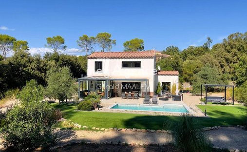 Country House in La Ville, Lorgues, France 1