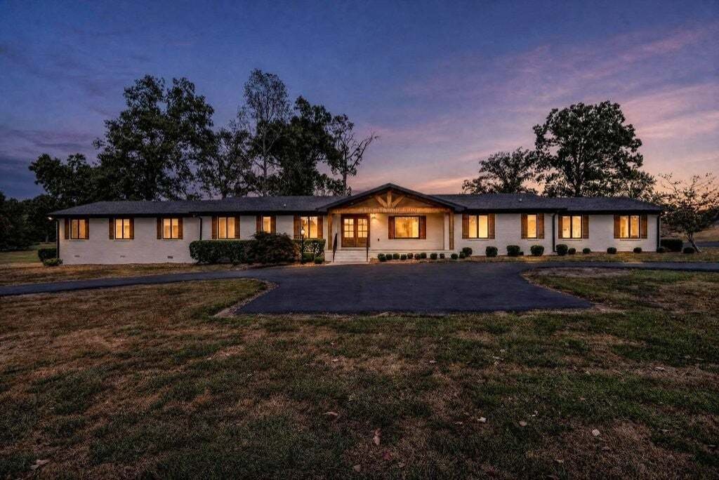 House in Shelbyville, Tennessee, United States 2 - 18930539