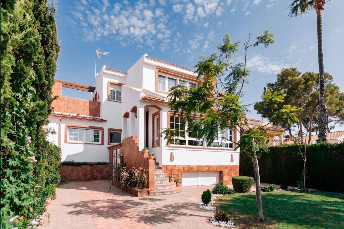 Villa in Orihuela, Valencian Community, Spain 1 - 18931463