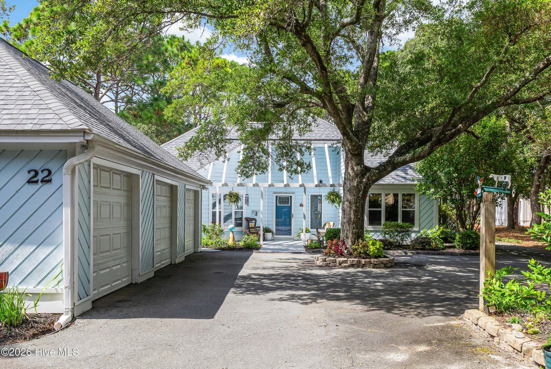 House in Oak Island, North Carolina, United States 3 - 18931079