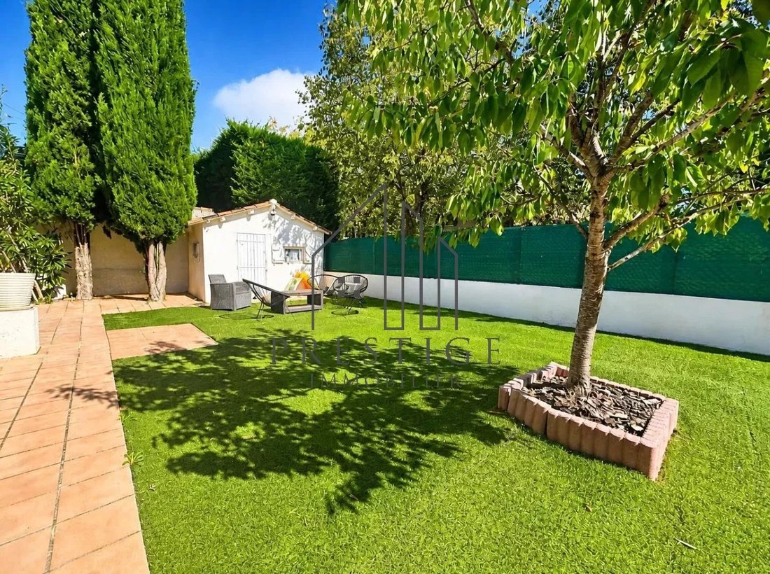 Villa in Saint-Zacharie, Provence-Alpes-Côte d'Azur, France 2 - 18931352