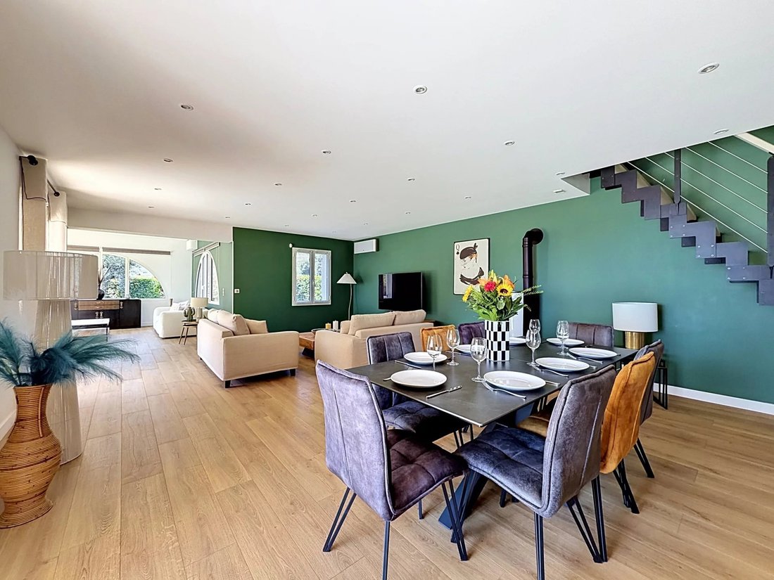 Villa en Saint-Laurent-du-Var, Provenza-Alpes-Costa Azul, Francia 3 - 16805690