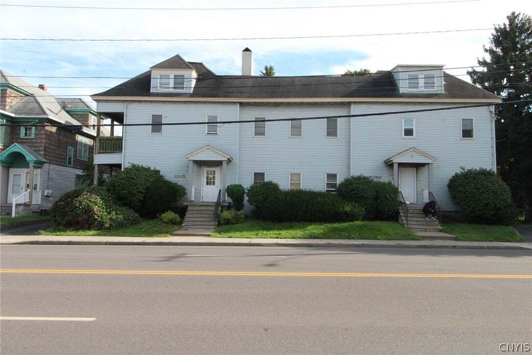Syracuse, New York, United States 4 - 18930280