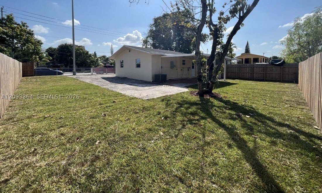 House in Hialeah, Florida, United States 4 - 18930474