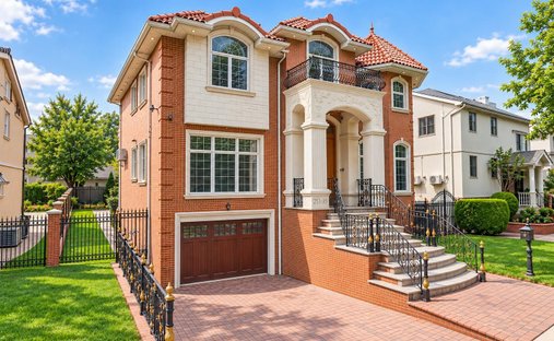 House in New York, New York, United States 1