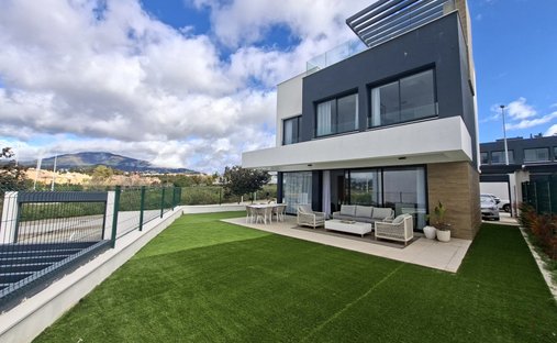 Chalet in Estepona, Andalusia, Spain 1