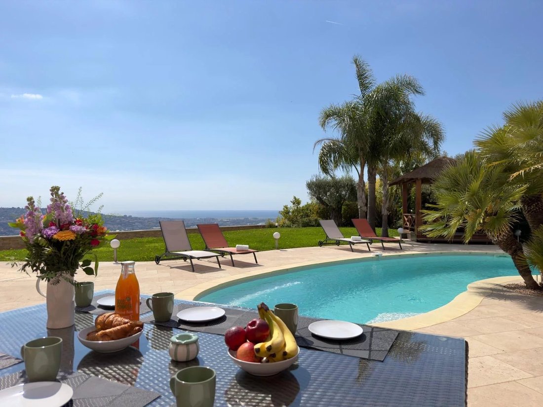 Villa in Saint-Laurent-du-Var, Provence-Alpes-Côte d'Azur, France 2 - 16805690