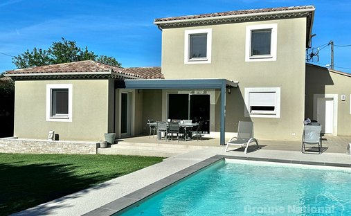 Maison à Nevons-route d'Apt, L'Isle-sur-la-Sorgue, France 1