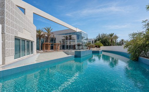 Villa en Emirates Hills, Dubái, Emiratos Árabes Unidos 1