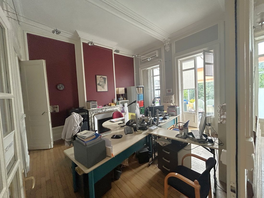 Townhouse in Hôtel de Ville-Quinconce-Saint Seurin-Fondaudège, Bordeaux, France 3 - 18931708