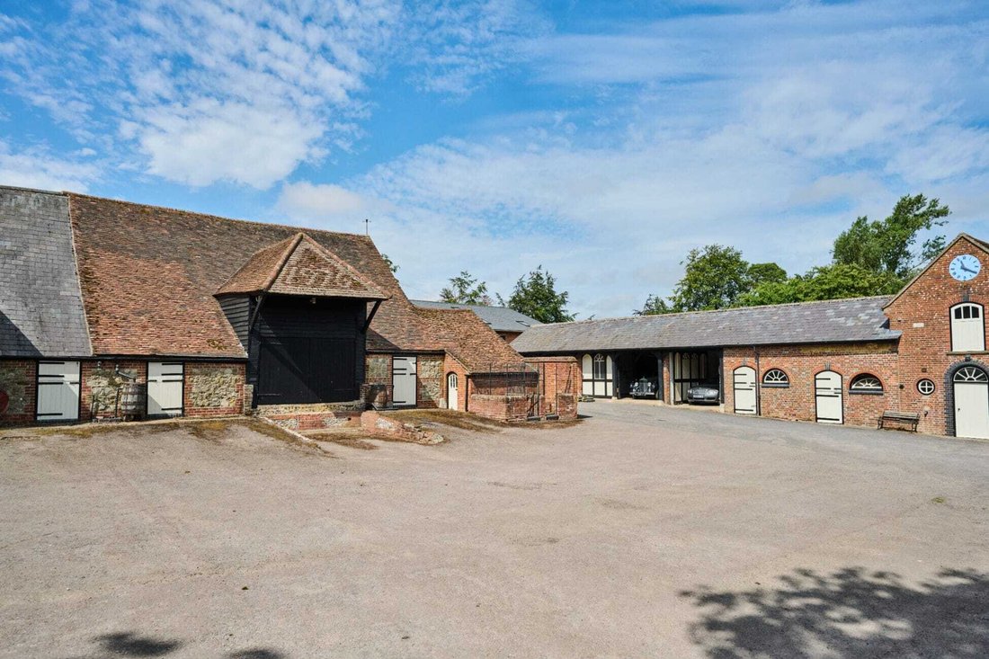 House in Oxfordshire, England 2 - 18930867
