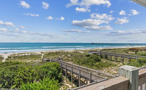 Townhouse in Emerald Isle, North Carolina, United States 1