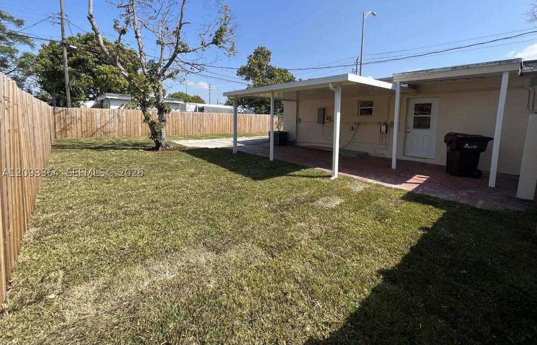 House in Hialeah, Florida, United States 5 - 18930474