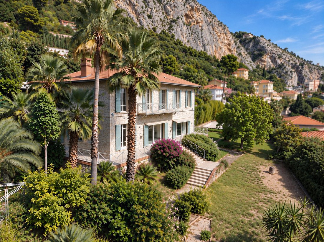 Villa in Menton, Provence-Alpes-Côte d'Azur, France 2 - 18374020