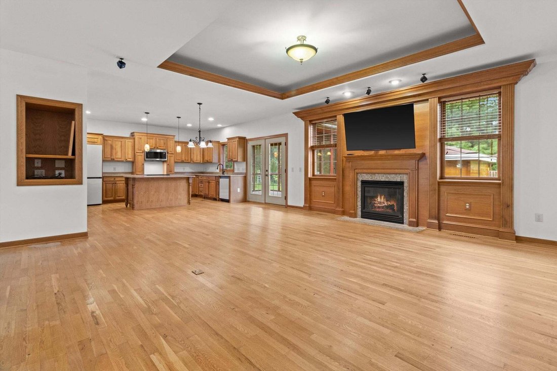 House in Janesville, Wisconsin, United States 5 - 18930292