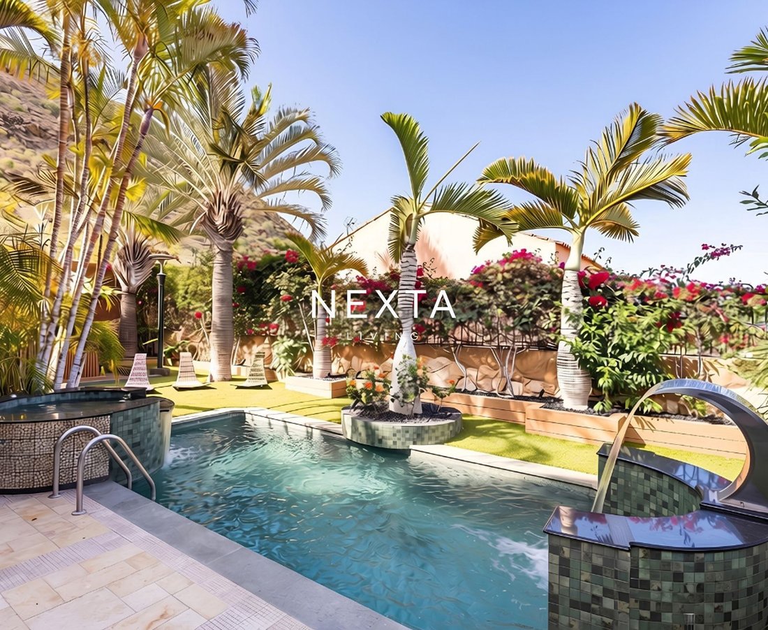 Villa in Los Cristianos, Canary Islands, Spain 1 - 18930370