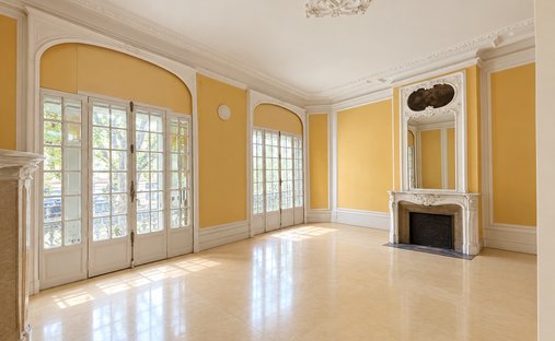Townhouse in Hôtel de Ville-Quinconce-Saint Seurin-Fondaudège, Bordeaux, France 1