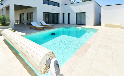 House in Bas-Pays, Montauban, France 1
