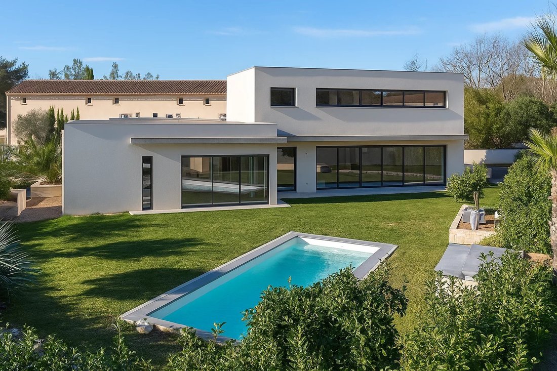 Villa in Grimaud, Provence-Alpes-Côte d'Azur, France 1 - 18931282