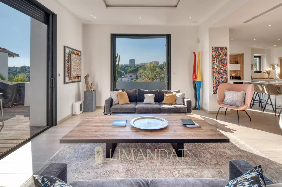 Villa in Vallergues, Cannes, France 3 - 16381243