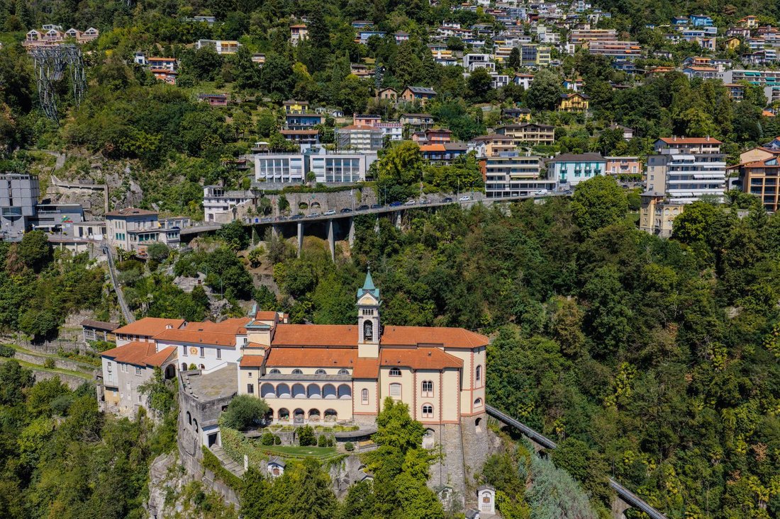 House in Orselina, Ticino, Switzerland 2 - 18930349