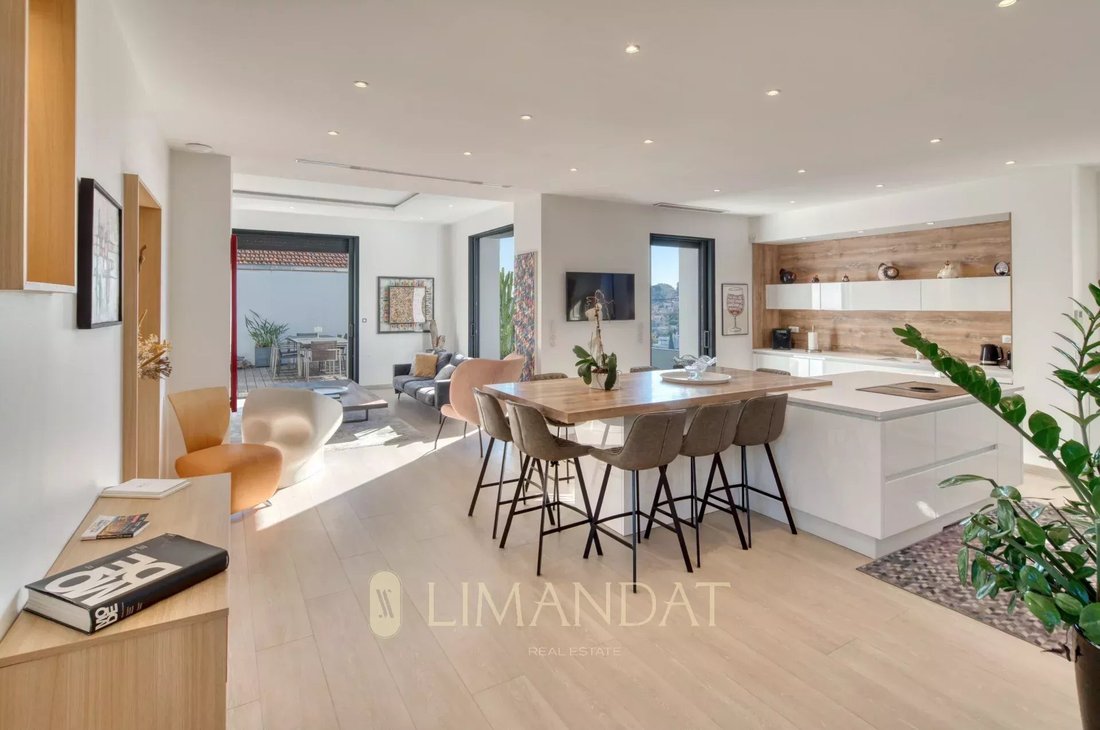 Villa in Vallergues, Cannes, France 4 - 16381243