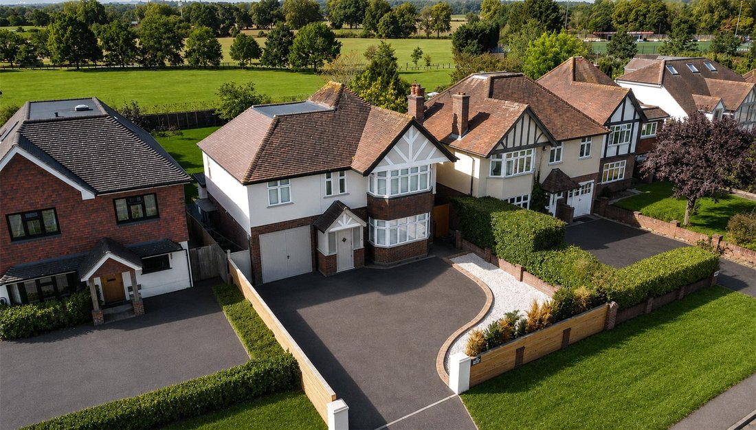 House in Downside, Elmbridge, England 1 - 18930896