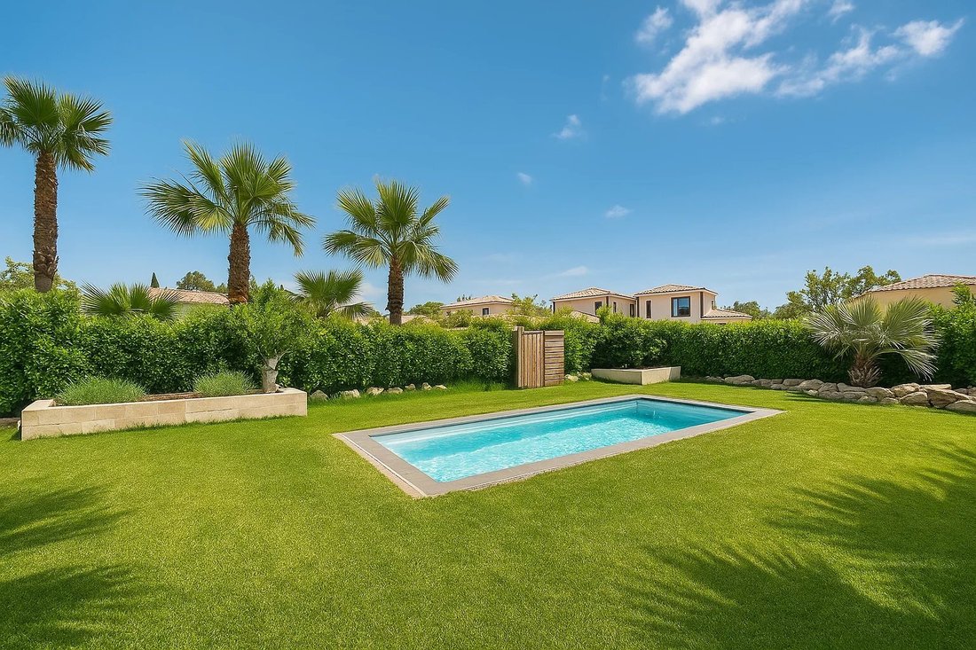 Villa in Grimaud, Provence-Alpes-Côte d'Azur, France 2 - 18931282