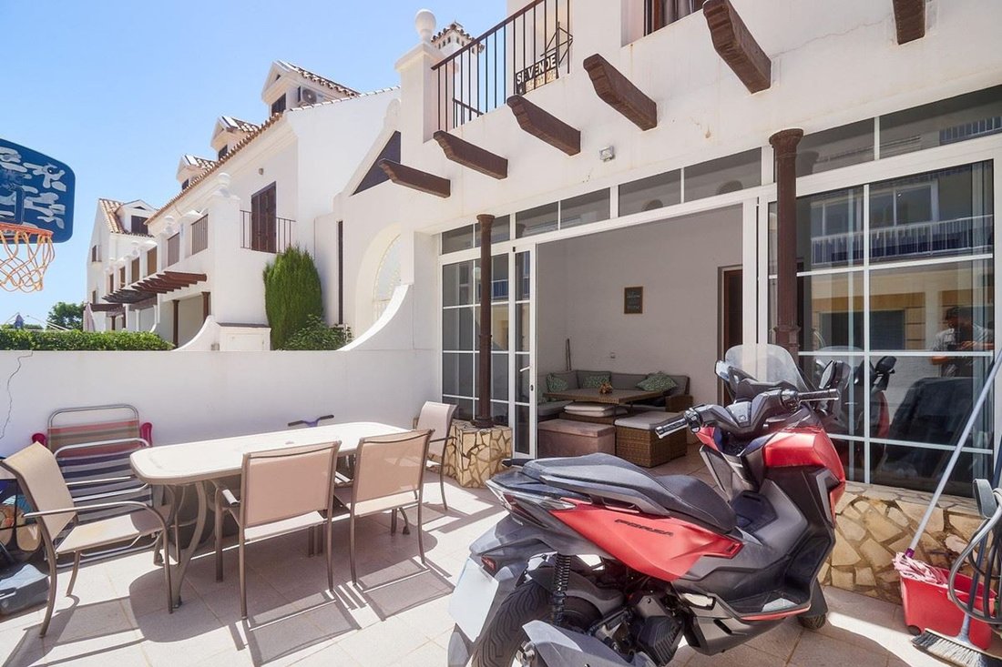Townhouse in Fuengirola, Andalusia, Spain 5 - 18930760