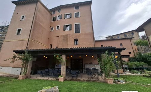 Estate in Sellano, Umbria, Italy 1