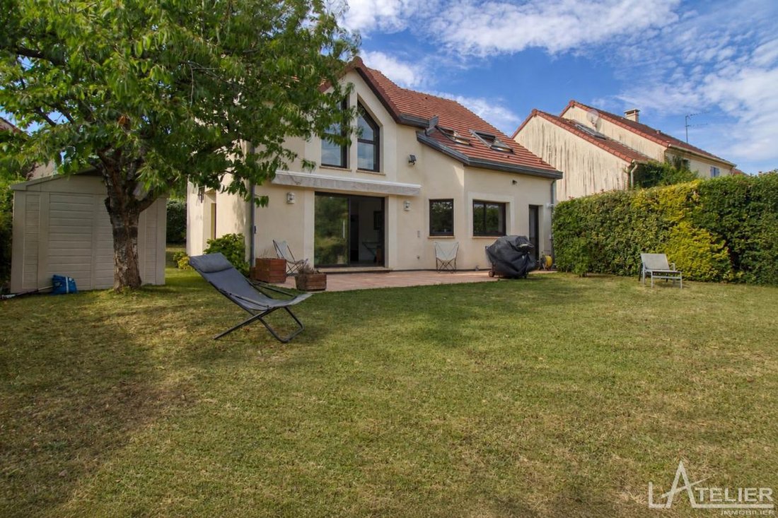 House in Crespieres, Ile-de-France, France 3 - 18931686