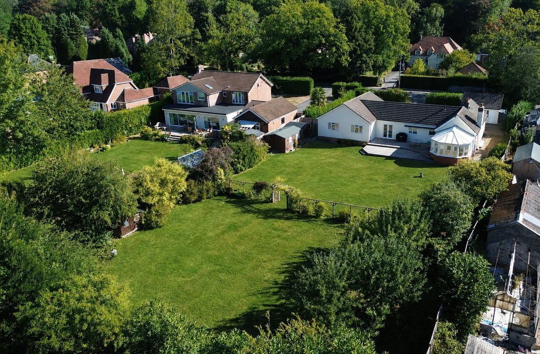 Bungalow in Alton, England 1 - 18930782