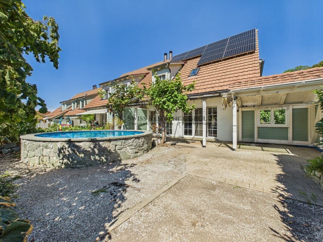 House in Russikon, Canton of Zurich, Switzerland 1 - 18930315