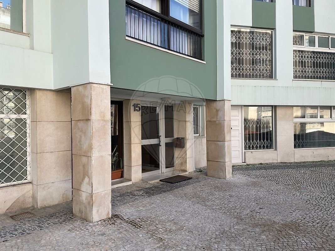 Apartment in Alges, Lisbon, Portugal 1 - 18931232