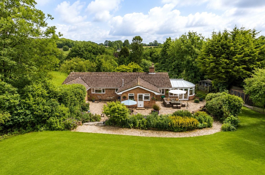 Bungalow in Medstead, England 2 - 18930816