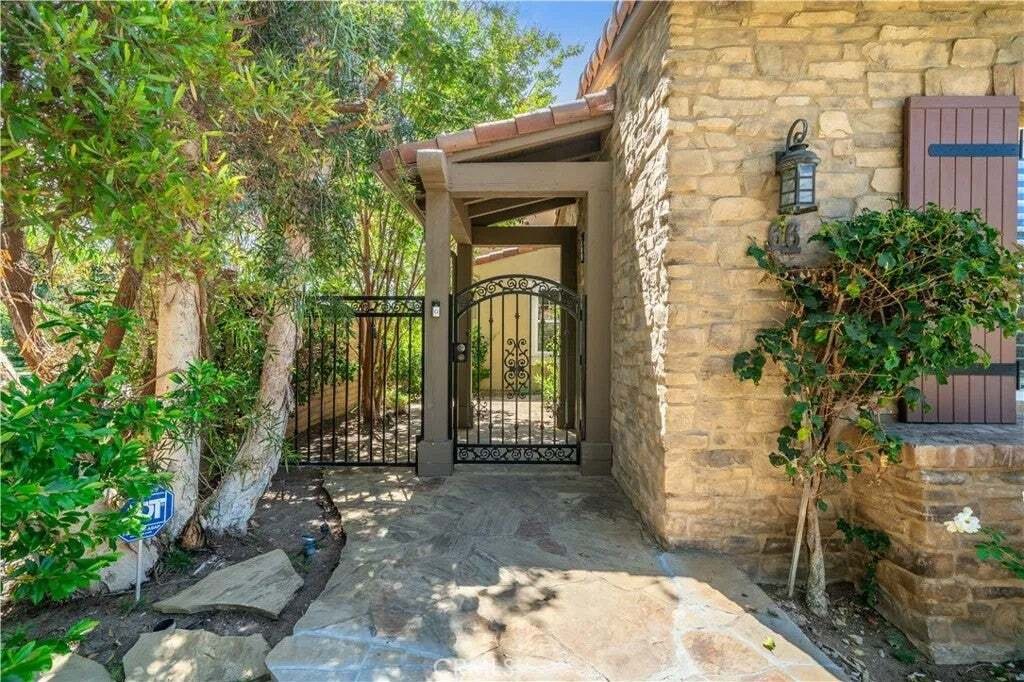 House in Irvine, California, United States 4 - 18142311