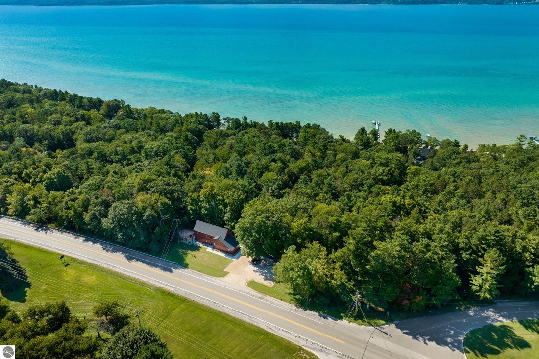 Williamsburg, Michigan, United States 3 - 18930526