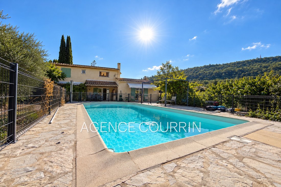 Villa in Le Bar-sur-Loup, Provence-Alpes-Côte d'Azur, France 1 - 18931474