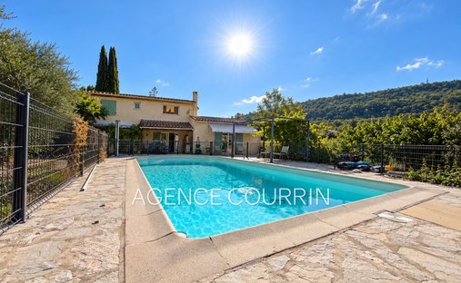 Villa in Le Bar-sur-Loup, Provence-Alpes-Côte d'Azur, France 1