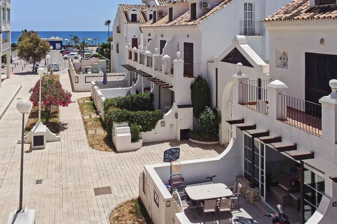 Townhouse in Fuengirola, Andalusia, Spain 1 - 18930760