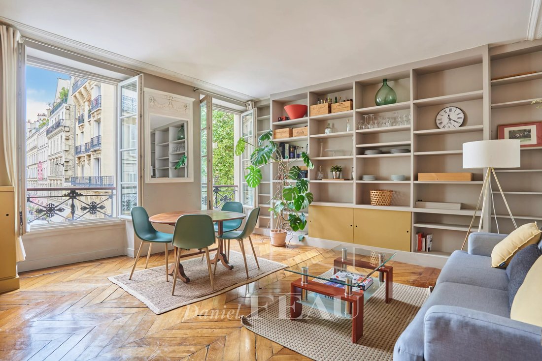 Apartment in Lorette-Martyrs, Paris 9e Arrondissement, Paris 1 - 18930758
