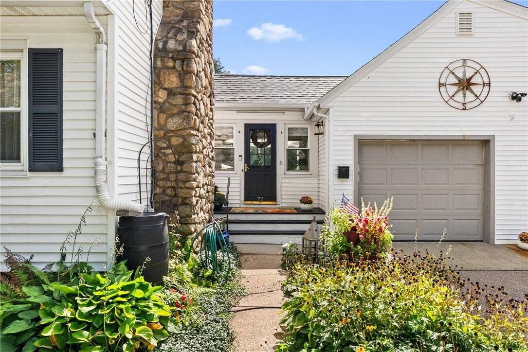 House in Westerly, Rhode Island, United States 3 - 18933823