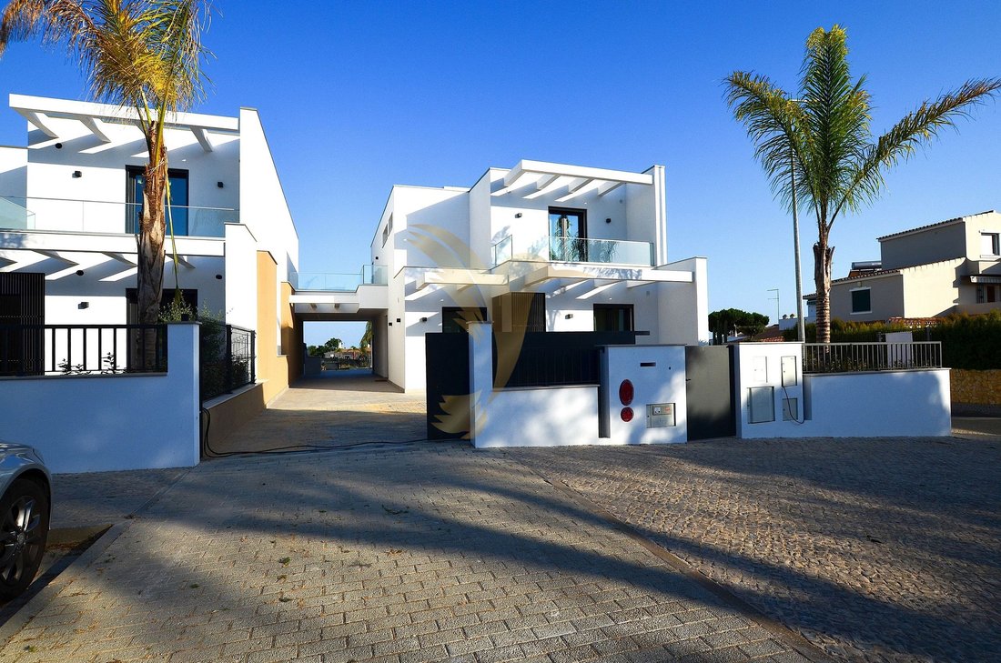 Villa in Loule (Sao Clemente), Algarve, Portugal 5 - 18935628