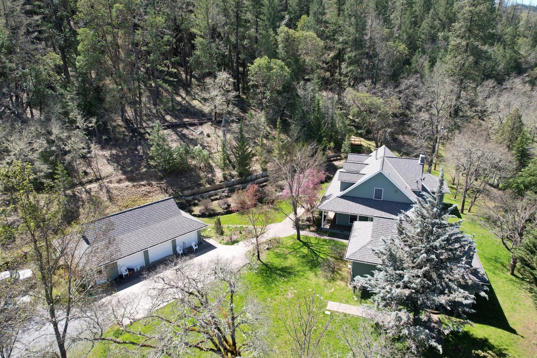 House in Applegate, Oregon, United States 1 - 18933550