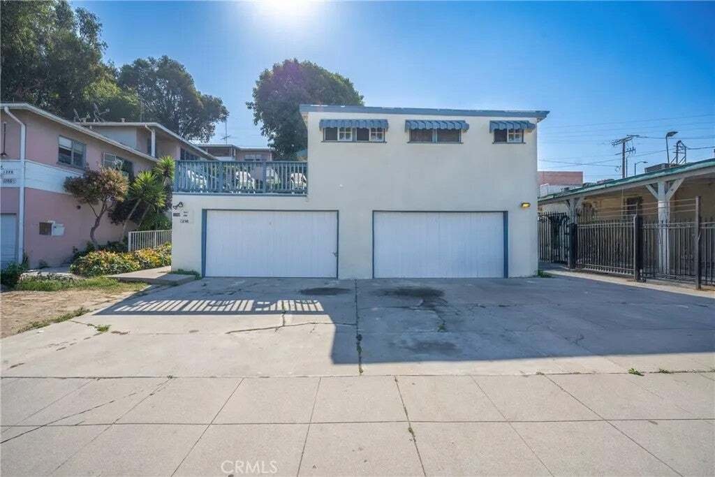 Los Angeles, California, United States 1 - 18934656