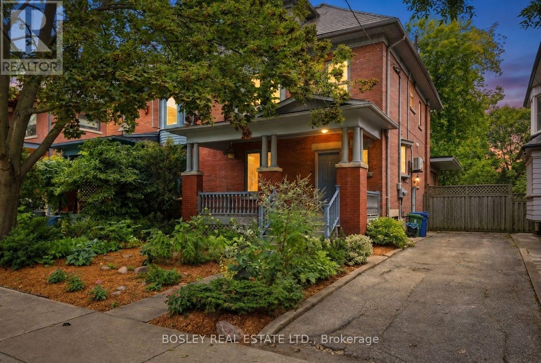 House in Toronto, Ontario, Canada 1 - 18936247