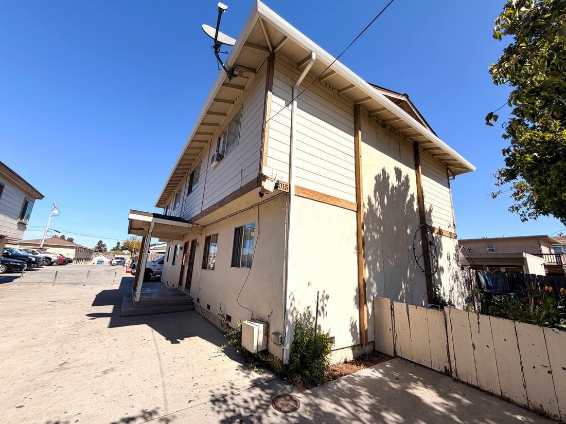 Salinas, California, United States 2 - 18933940